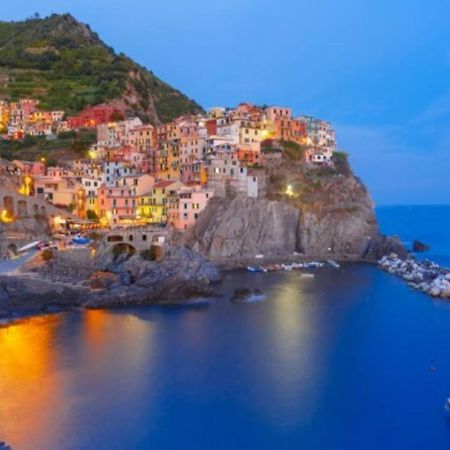 Casa Vacanze Ilaria Apartment Ceparana ภายนอก รูปภาพ